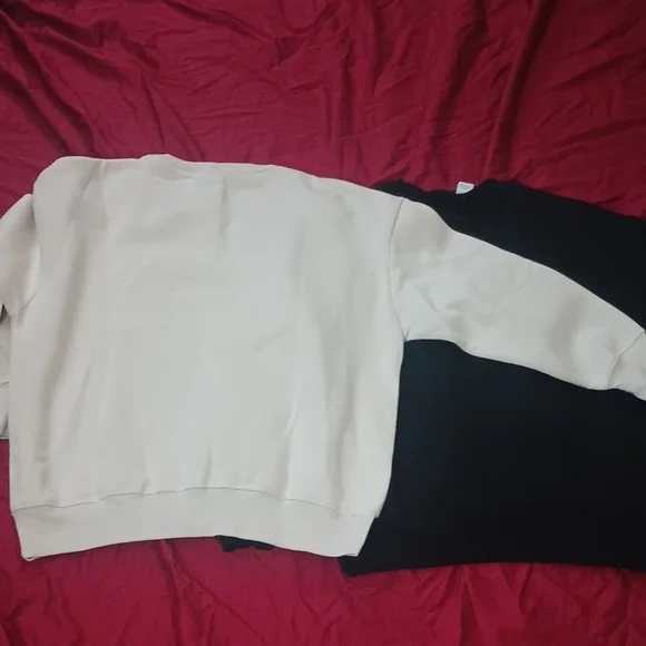 Reebok Woman's Cream and Black Crewneck Sweatshirts NWT Size L - Picture 9 of 10